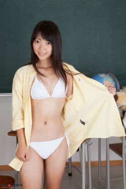 双乳被一左一右吃着的感觉
